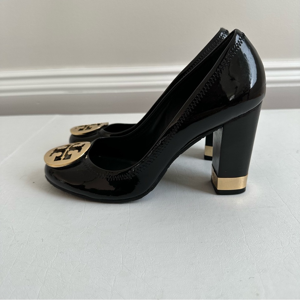 Tory Burch Black Patent Heels with Gold Detail - Picture 8 of 16